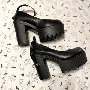 SHEIN Ankle Strap Chunky Heeled Platform Pumps